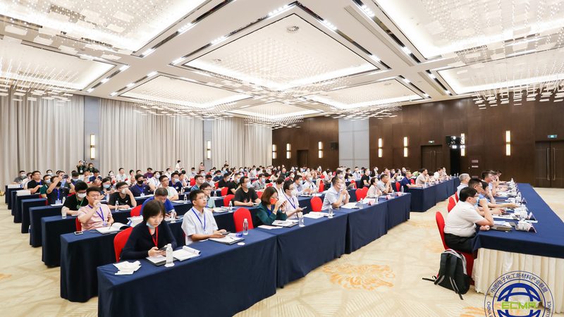 光伏胶粘剂耐候性测试方法：确保光伏组件长期稳定运行的保障